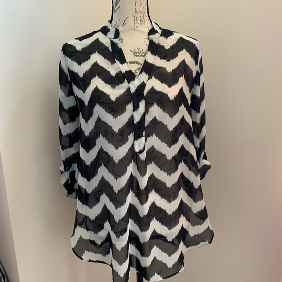 BCX Tops - Black & white chevron sheer blouse